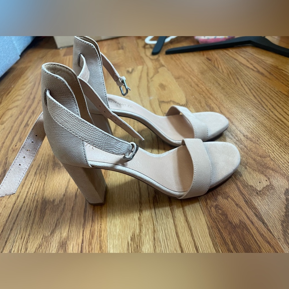 Madewell Nude Block heels NWOT size 7 leather upper